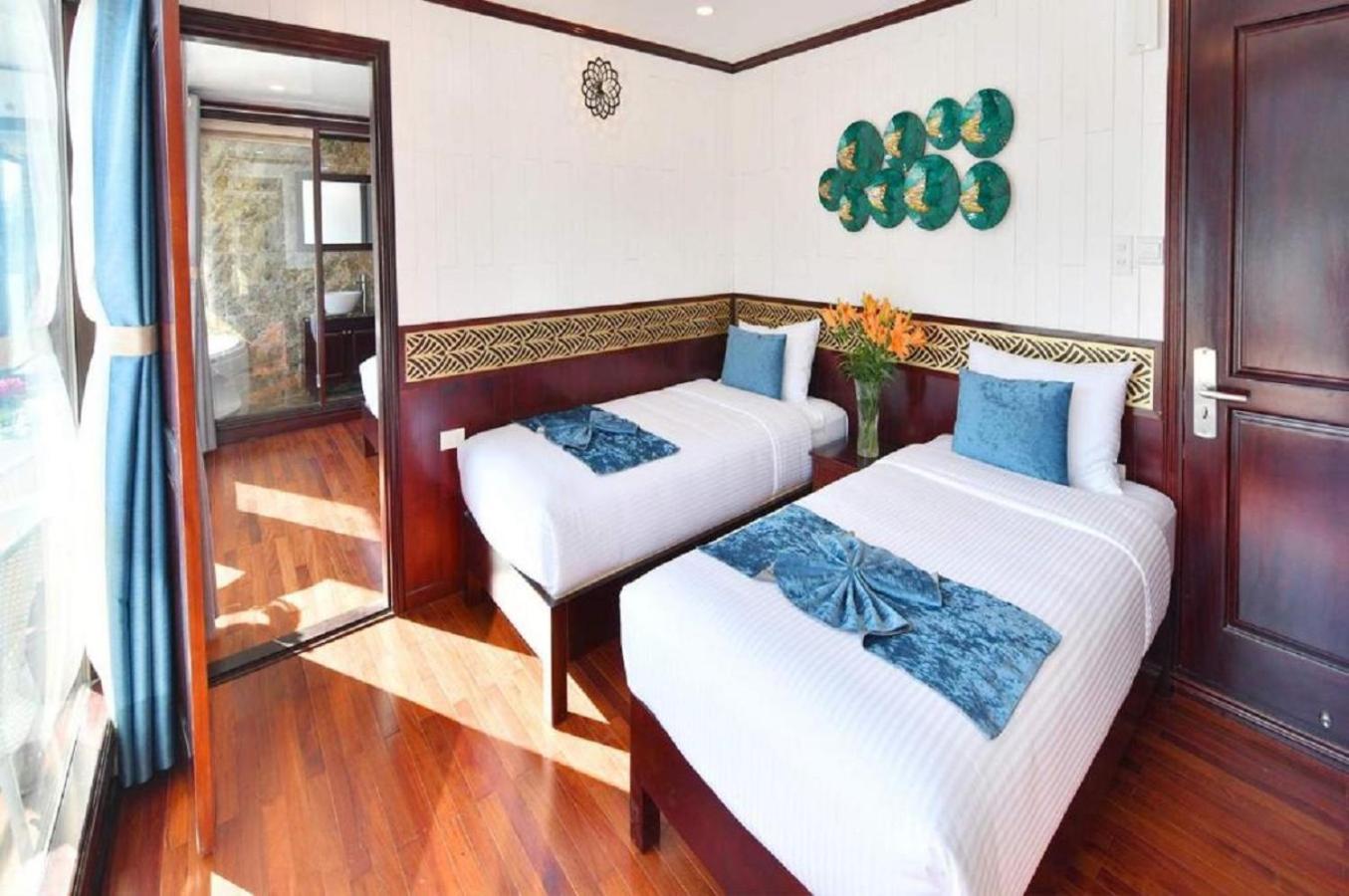 Hotel Halong Sapphire Cruises Ha Long Exteriér fotografie