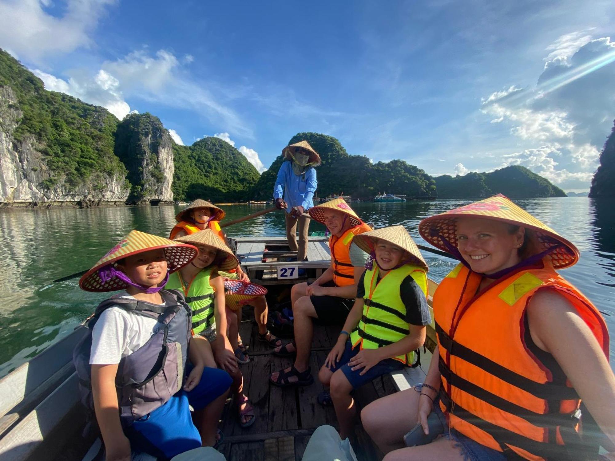 Hotel Halong Sapphire Cruises Ha Long Exteriér fotografie
