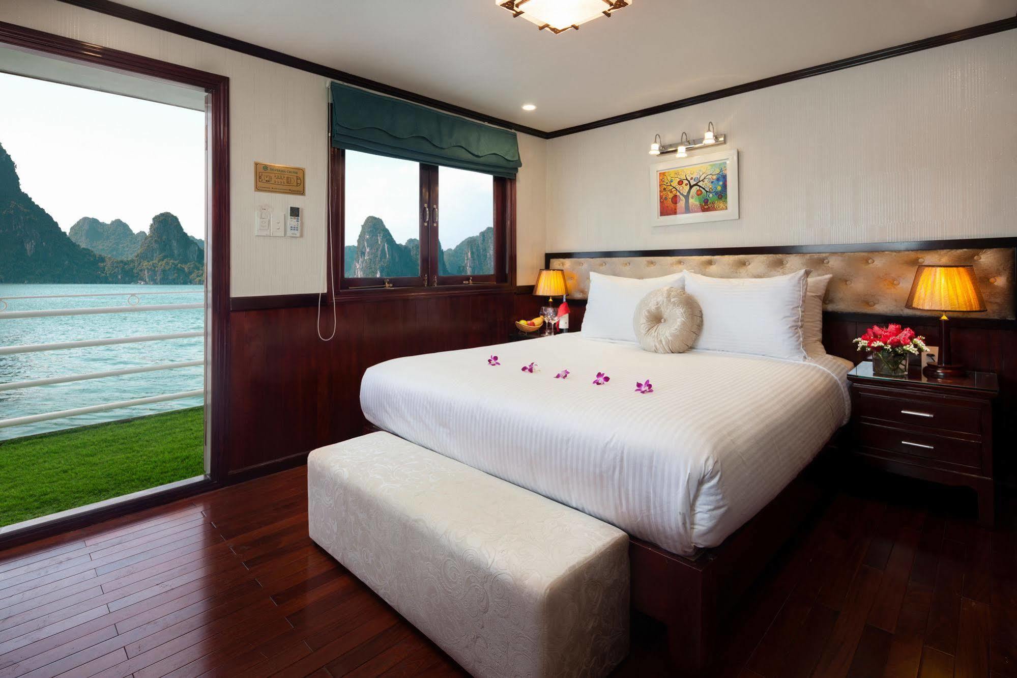 Hotel Halong Sapphire Cruises Ha Long Exteriér fotografie