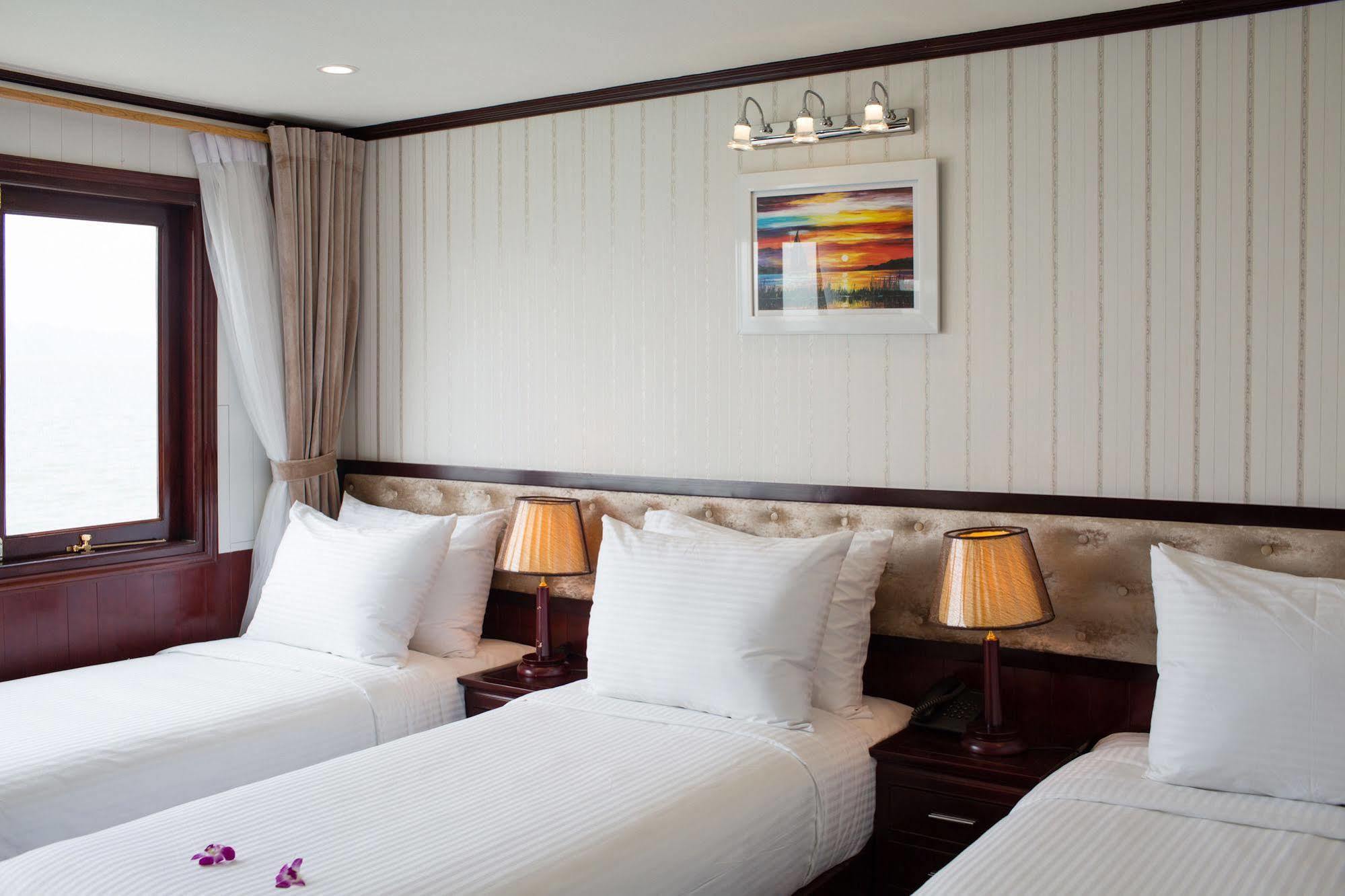 Hotel Halong Sapphire Cruises Ha Long Exteriér fotografie
