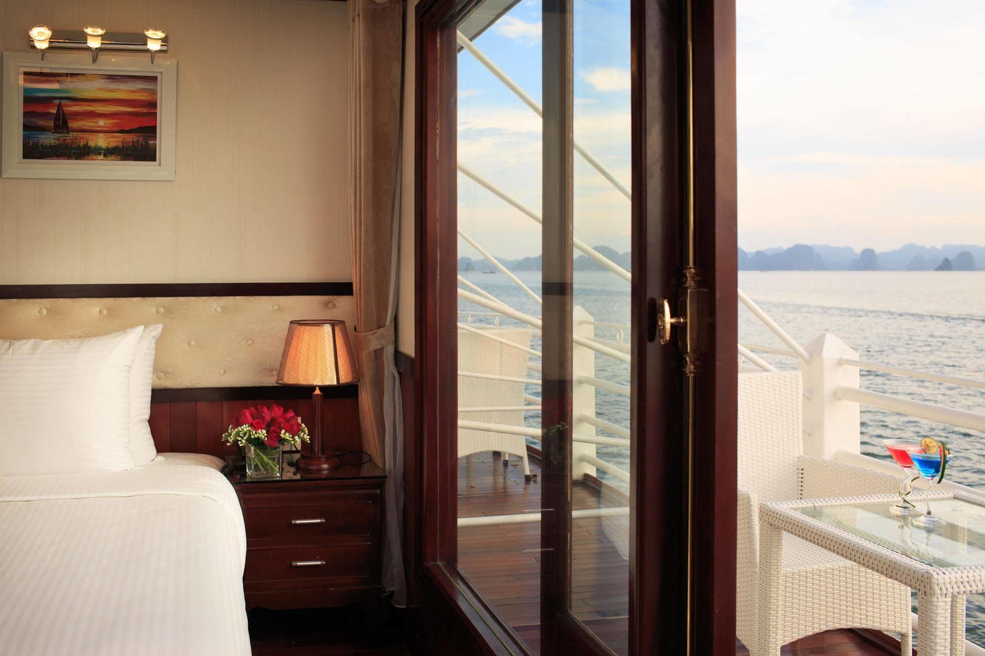 Hotel Halong Sapphire Cruises Ha Long Exteriér fotografie