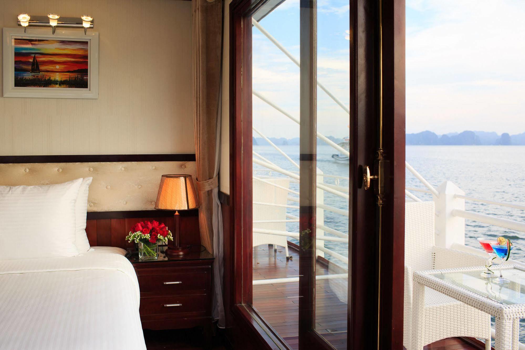 Hotel Halong Sapphire Cruises Ha Long Exteriér fotografie