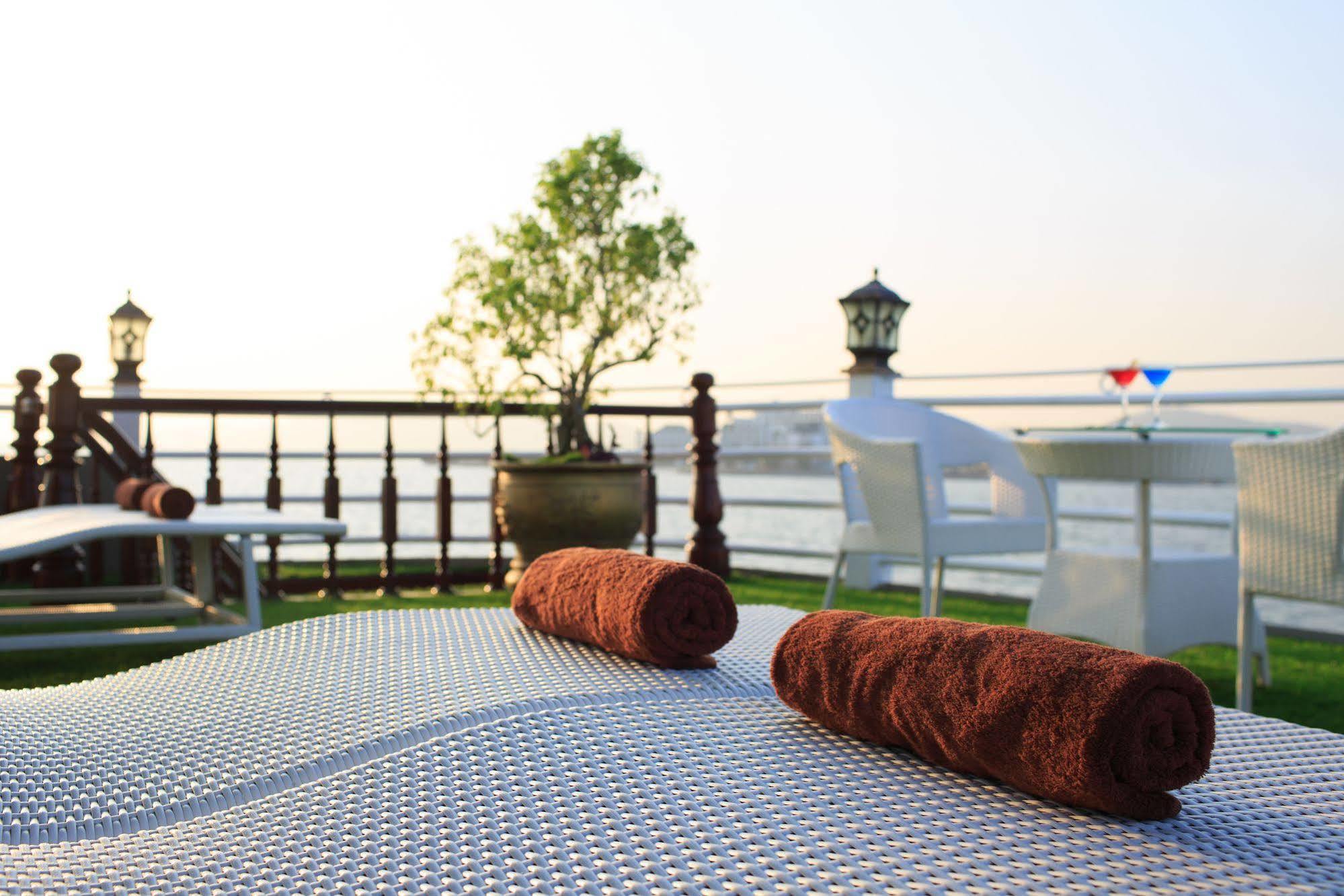 Hotel Halong Sapphire Cruises Ha Long Exteriér fotografie