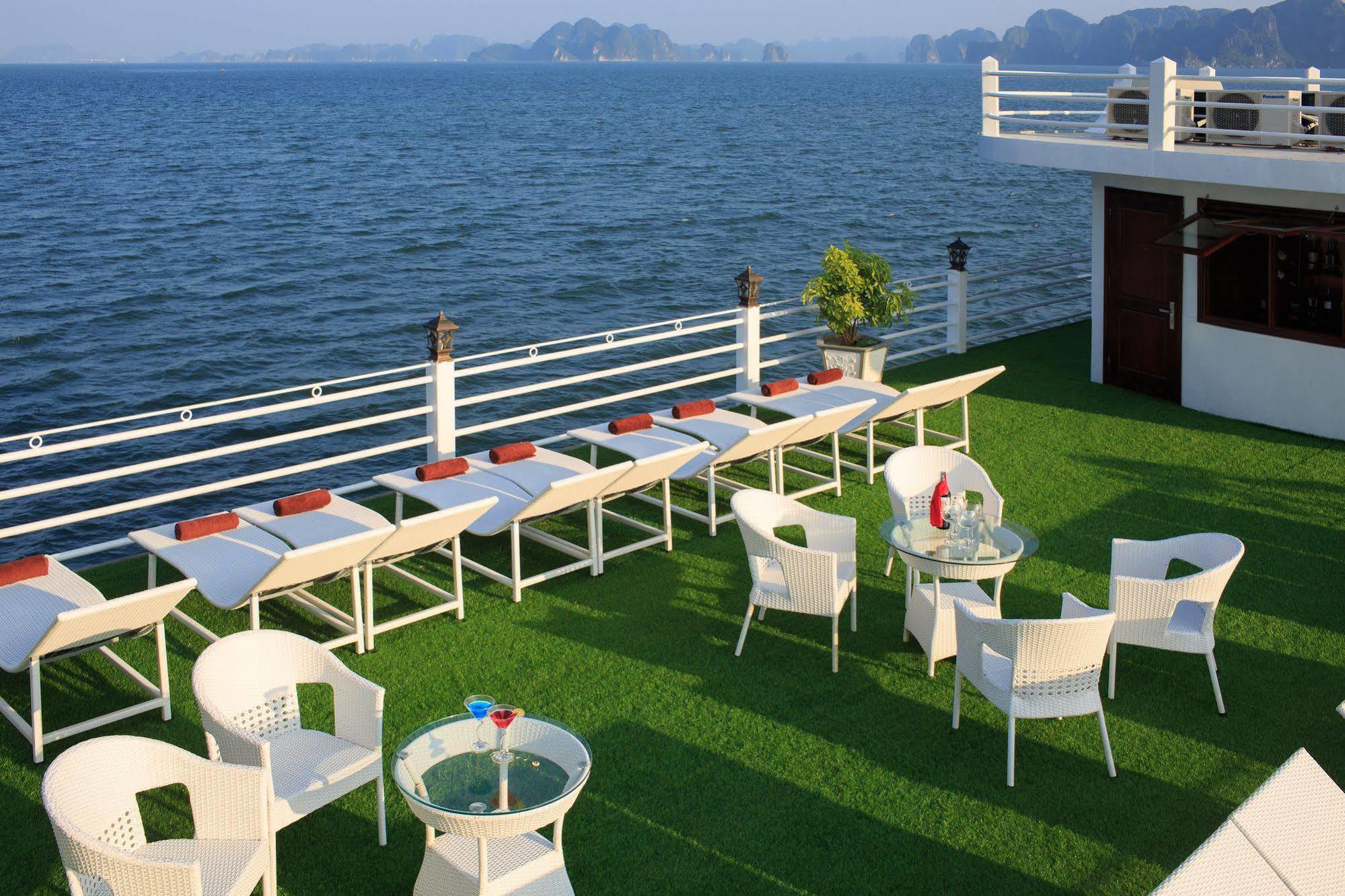 Hotel Halong Sapphire Cruises Ha Long Exteriér fotografie