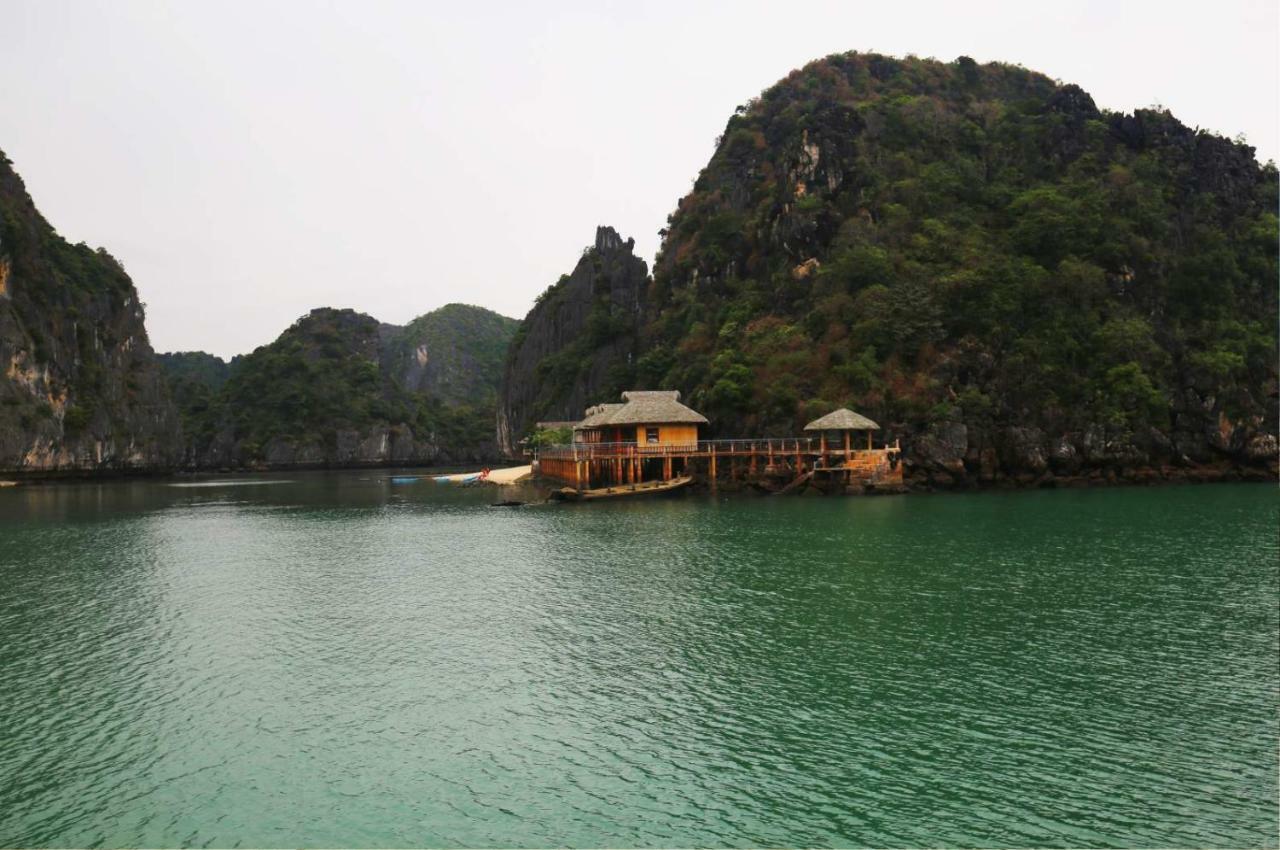 Hotel Halong Sapphire Cruises Ha Long Exteriér fotografie